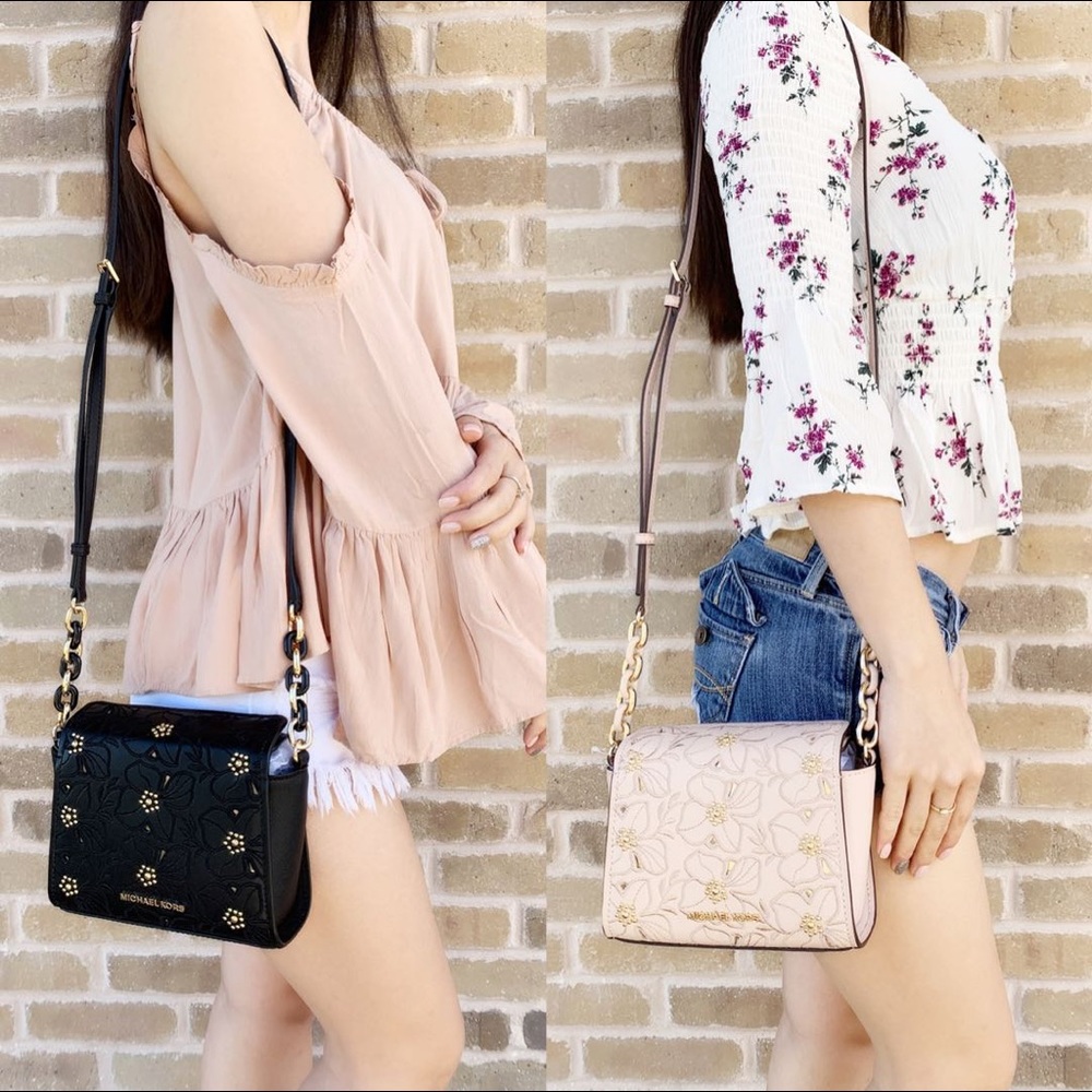 Gaby’sBags👜💕 Michael Kors Crossbody SALE‼️‼️ - Picture 4 of 6